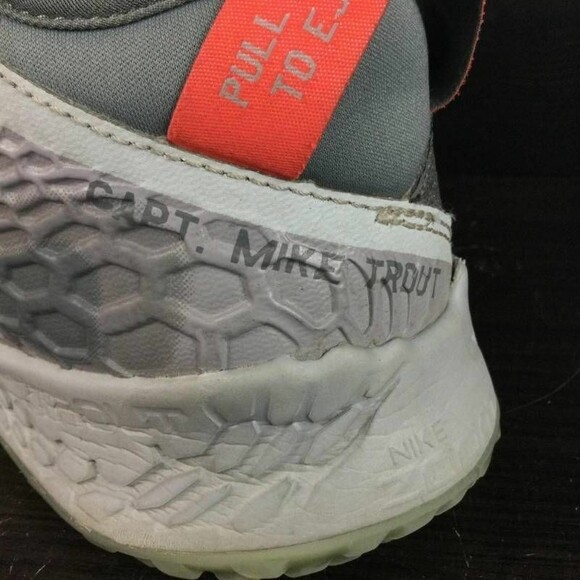 Nike Force Zoom Trout 5 - Men's Size 8 - Gray Low-Top Running Shoes - AT3202-002 - Picture 5 of 11